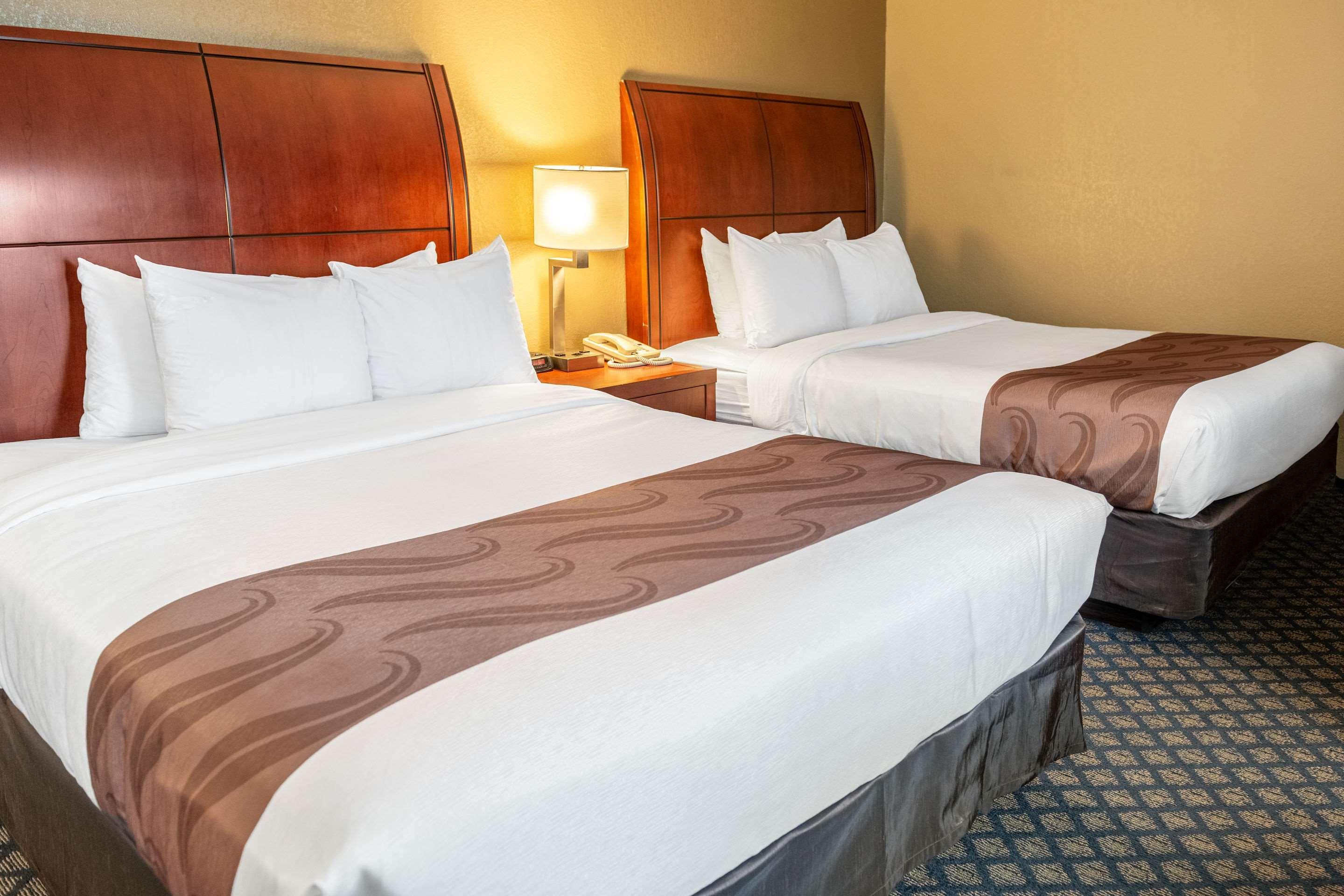 Quality Inn & Suites Seville Eksteriør billede
