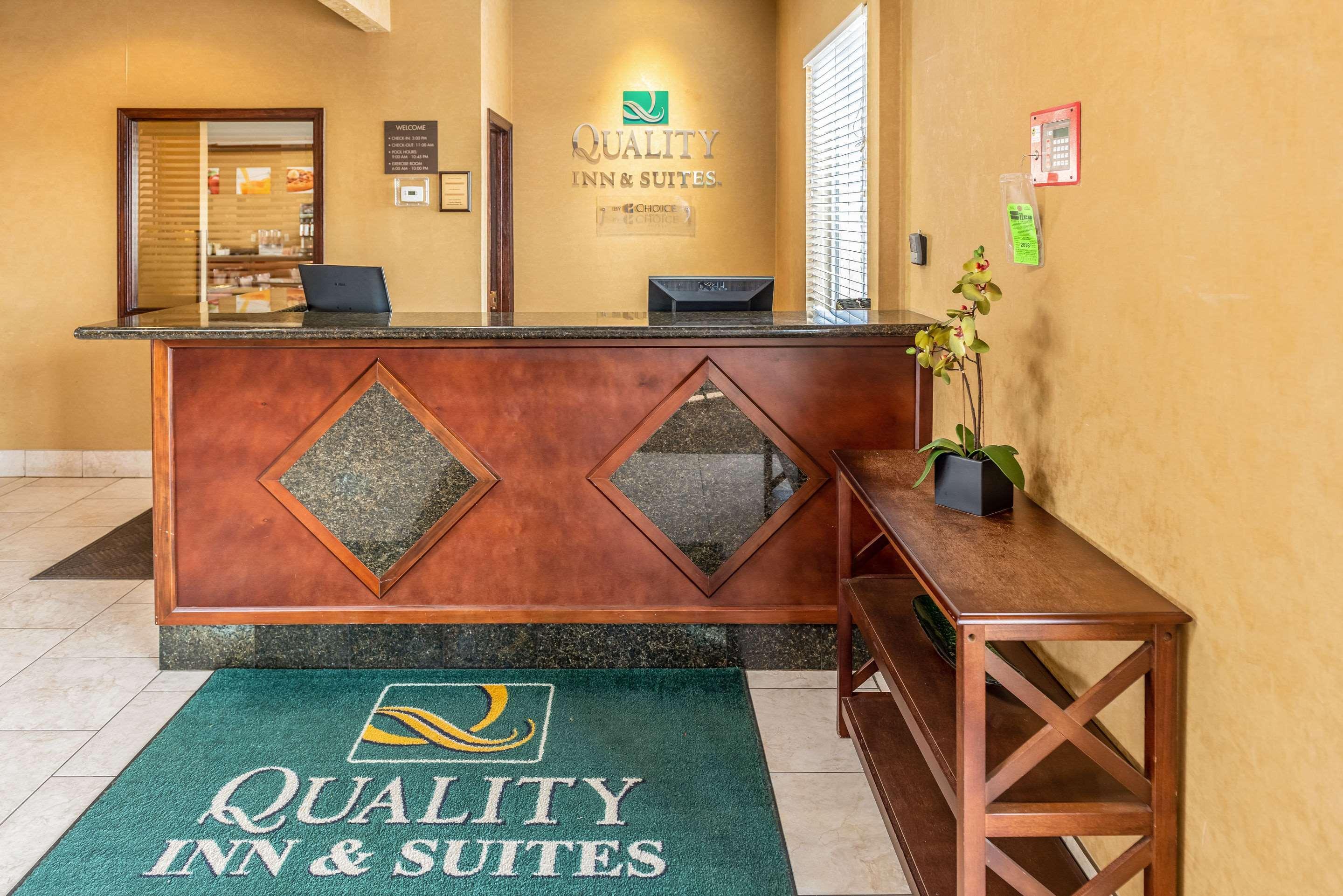 Quality Inn & Suites Seville Eksteriør billede