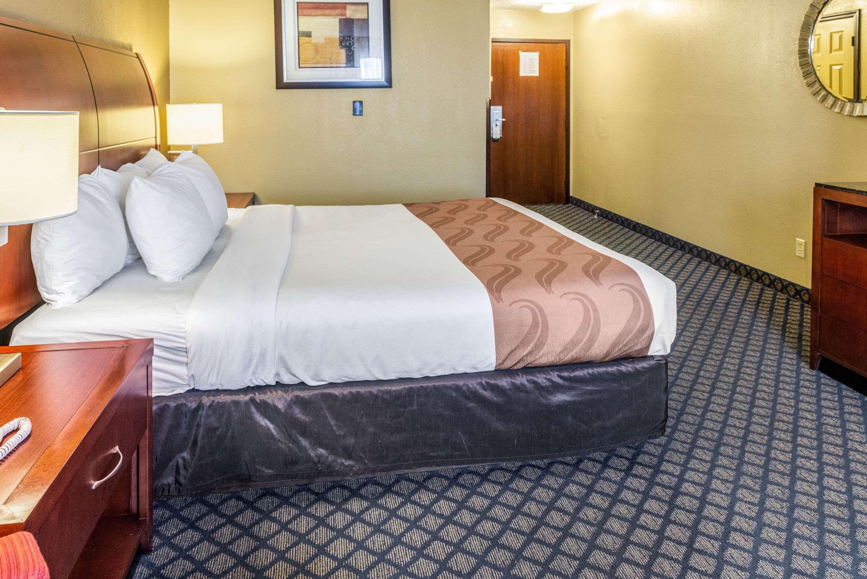 Quality Inn & Suites Seville Eksteriør billede