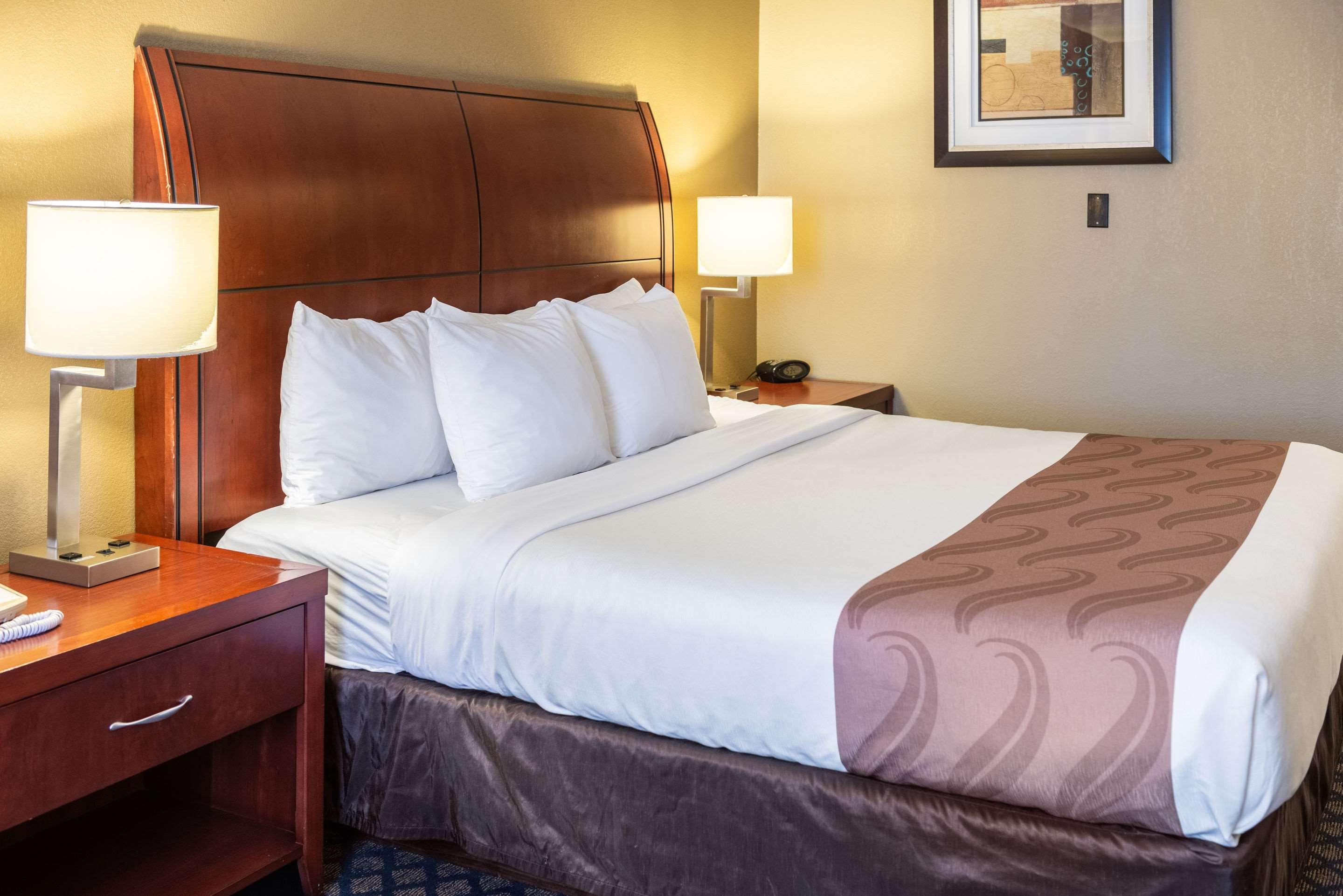 Quality Inn & Suites Seville Eksteriør billede