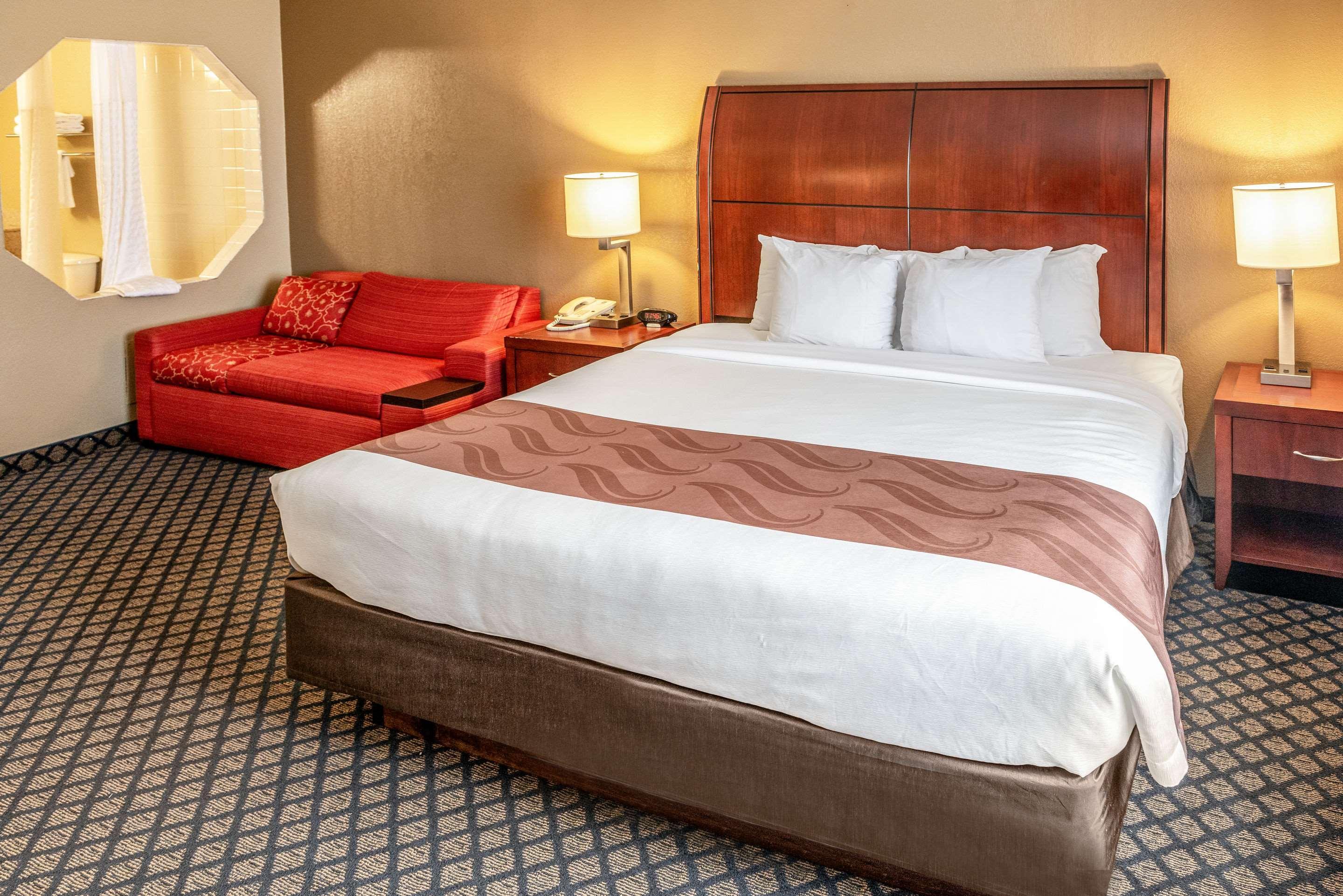 Quality Inn & Suites Seville Eksteriør billede