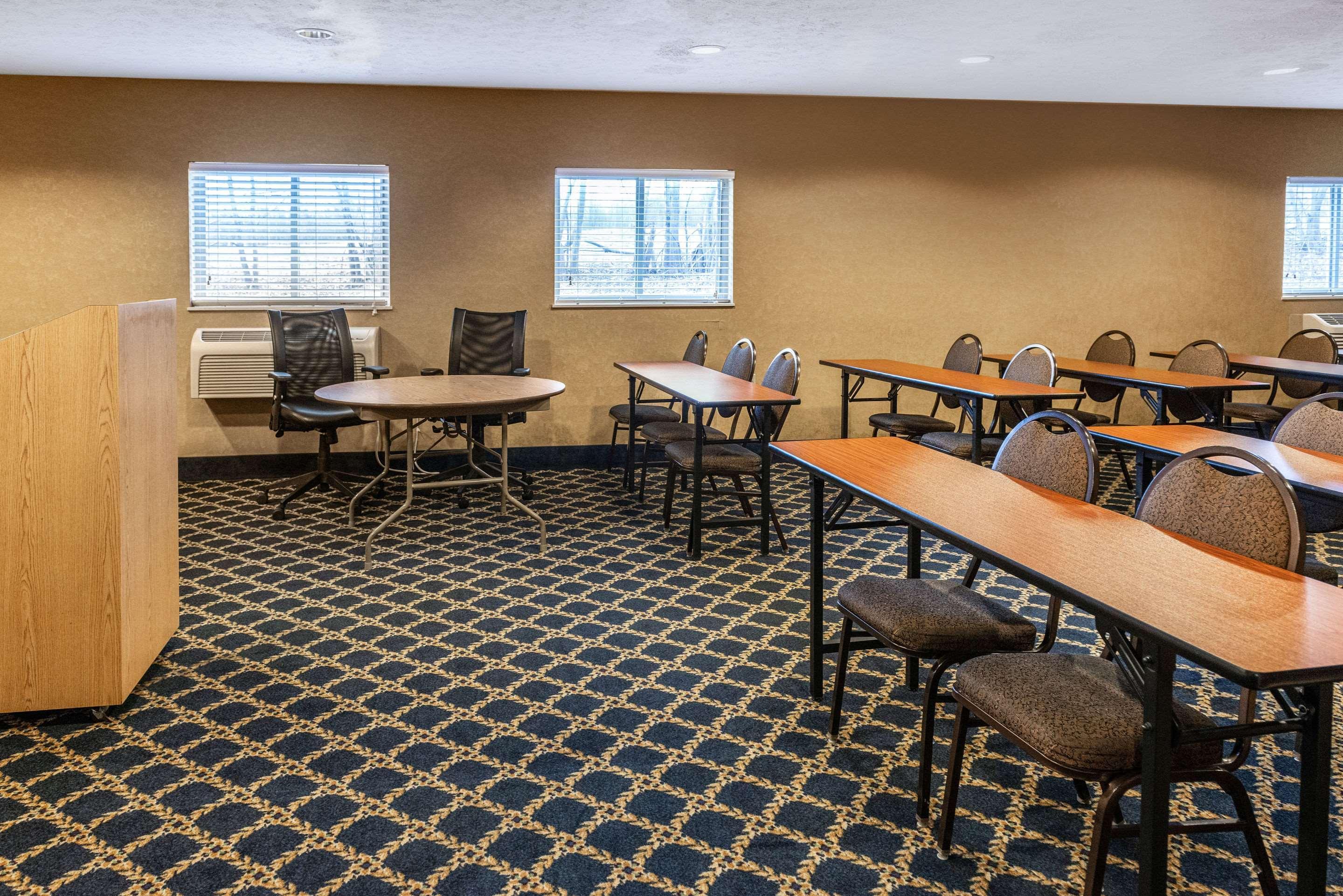 Quality Inn & Suites Seville Eksteriør billede