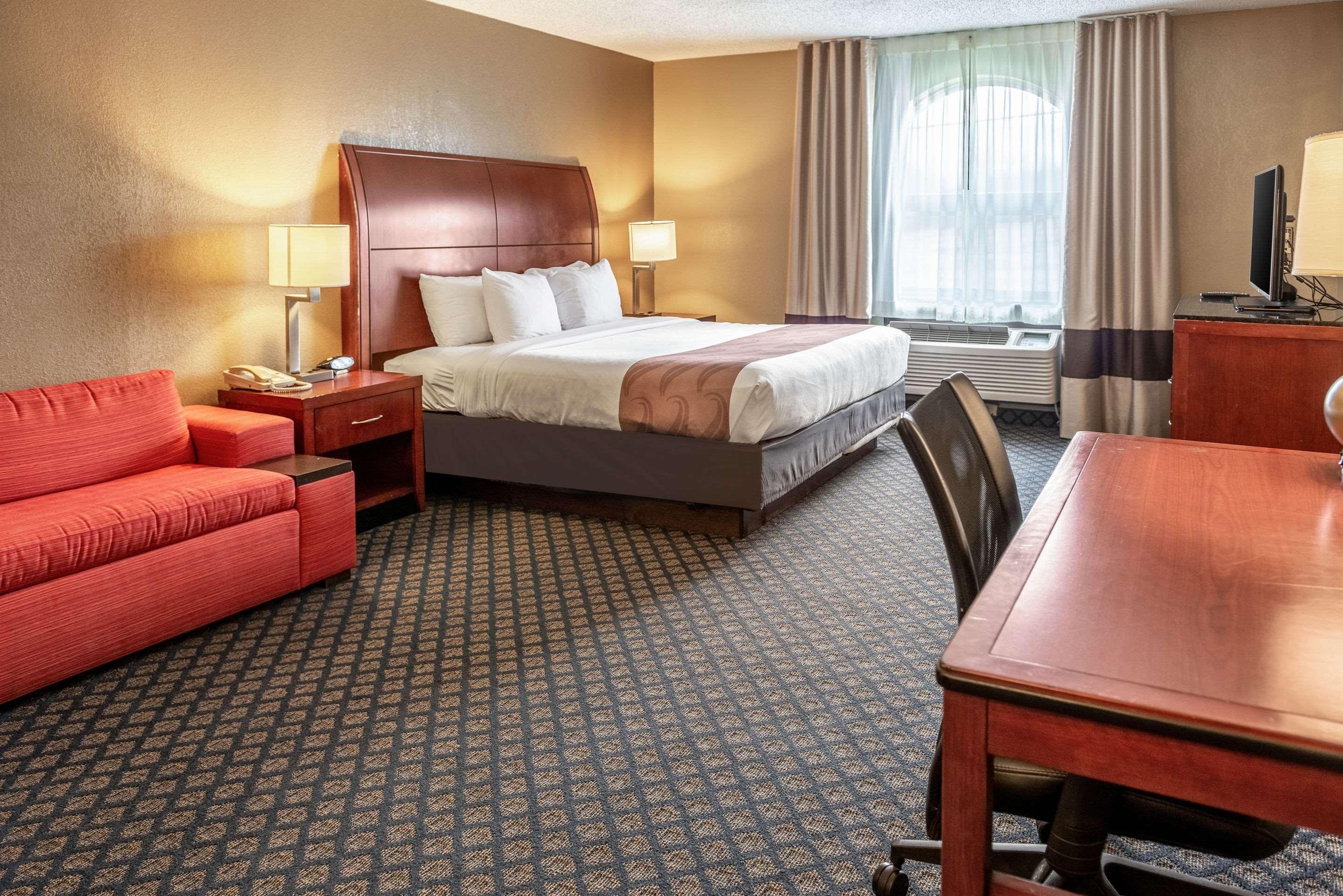 Quality Inn & Suites Seville Eksteriør billede