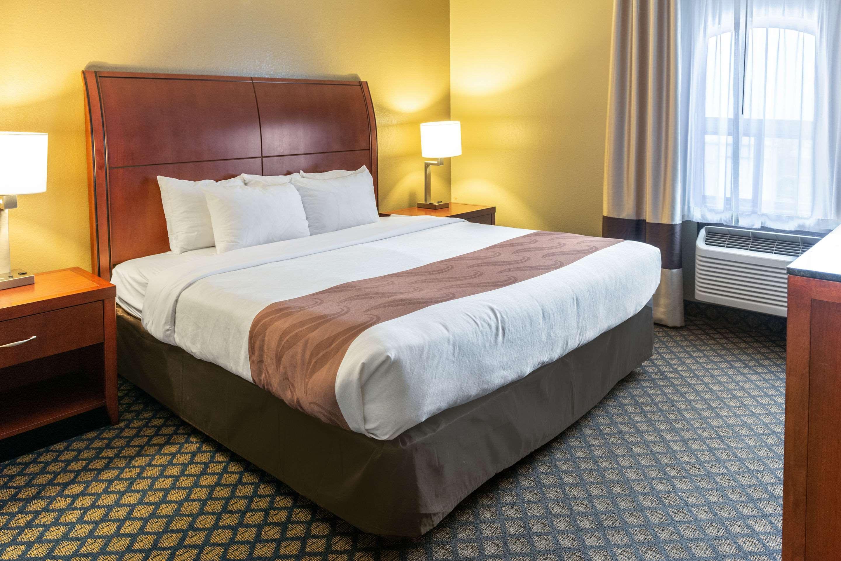 Quality Inn & Suites Seville Eksteriør billede