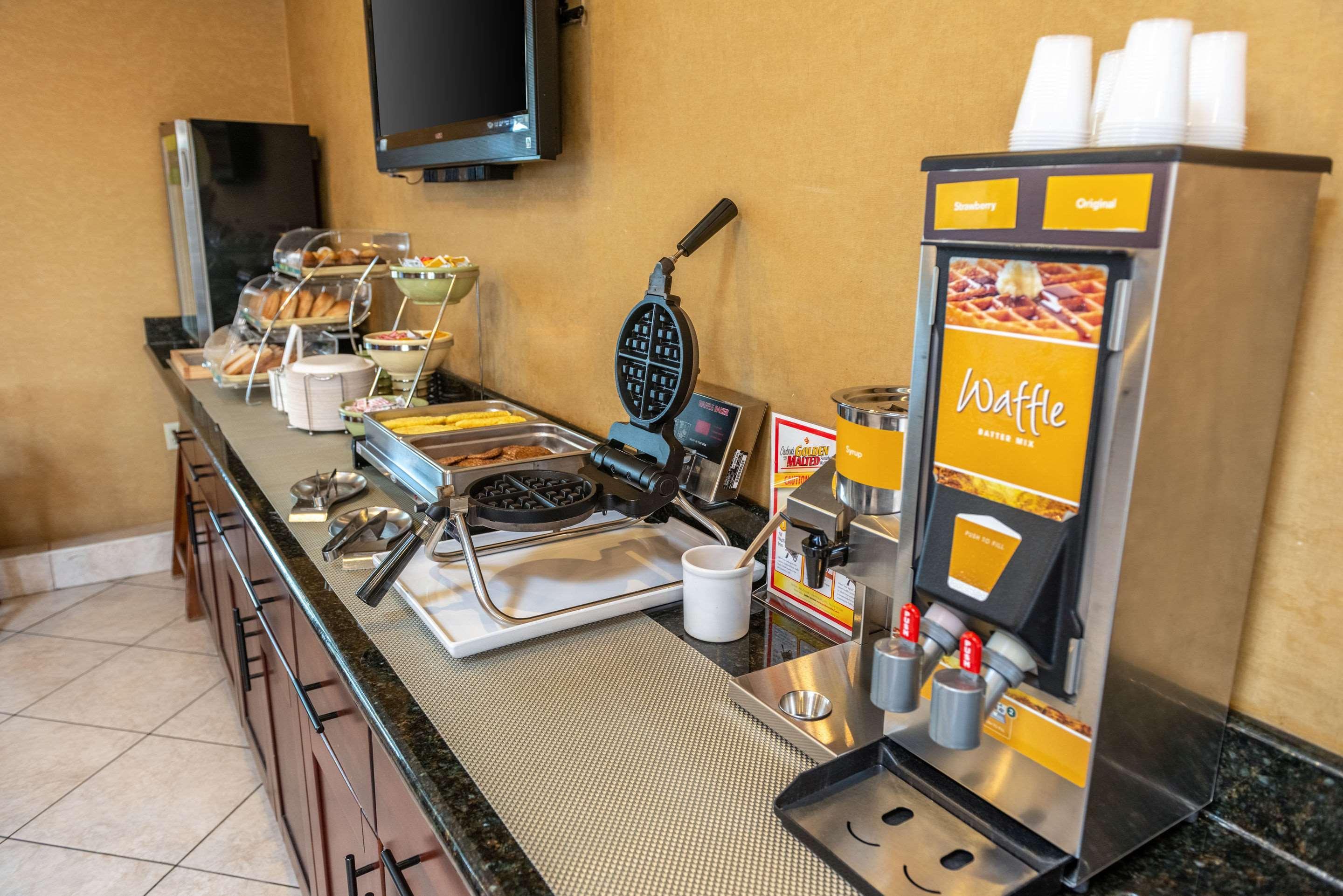 Quality Inn & Suites Seville Eksteriør billede