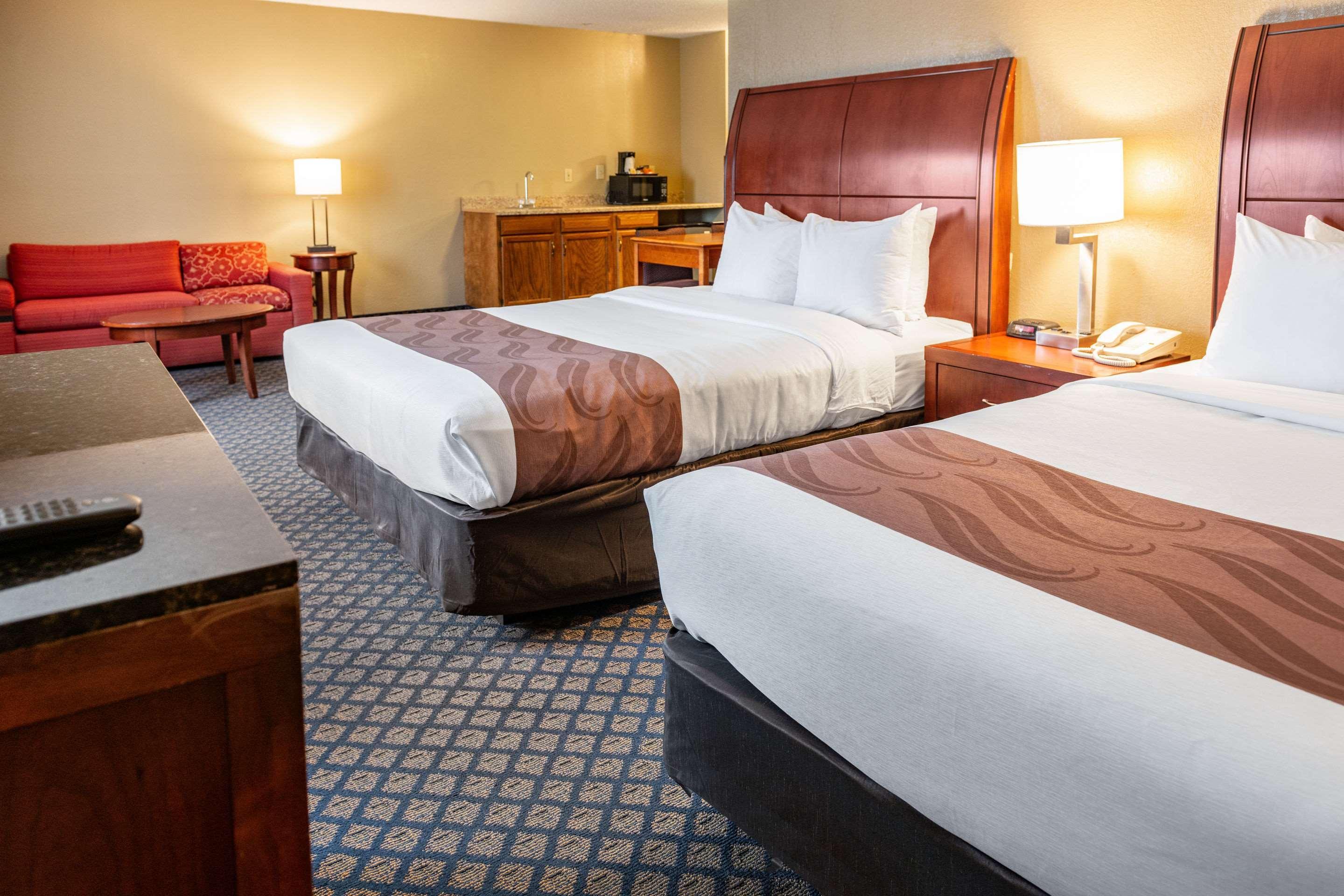 Quality Inn & Suites Seville Eksteriør billede