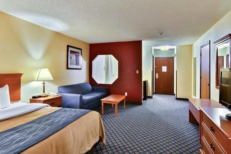 Quality Inn & Suites Seville Eksteriør billede