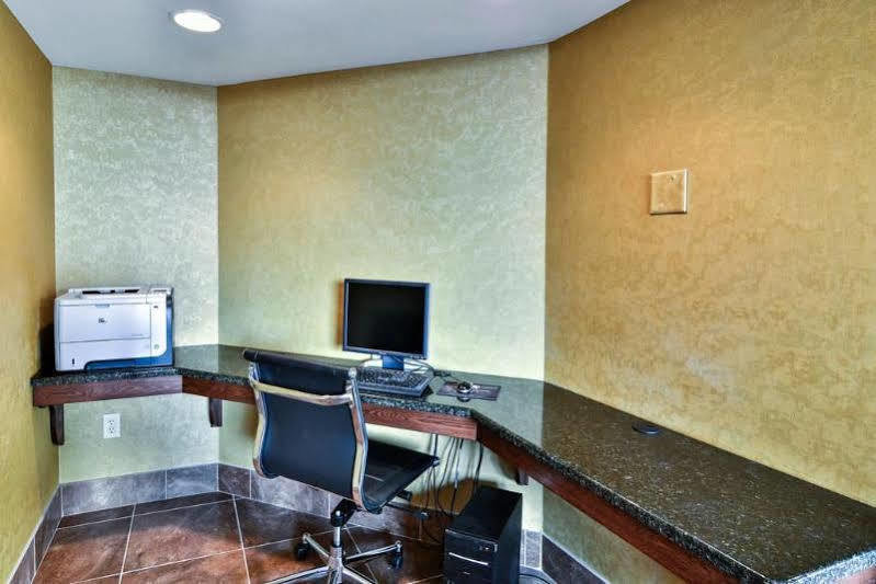 Quality Inn & Suites Seville Eksteriør billede